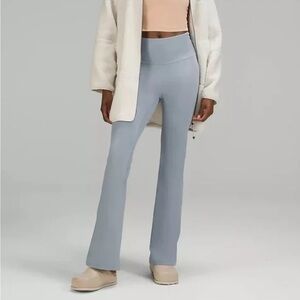 [LIKE NEW] $118 LULULEMON Groove Super-High-Rise Flare Pants in Chambray. Size 4